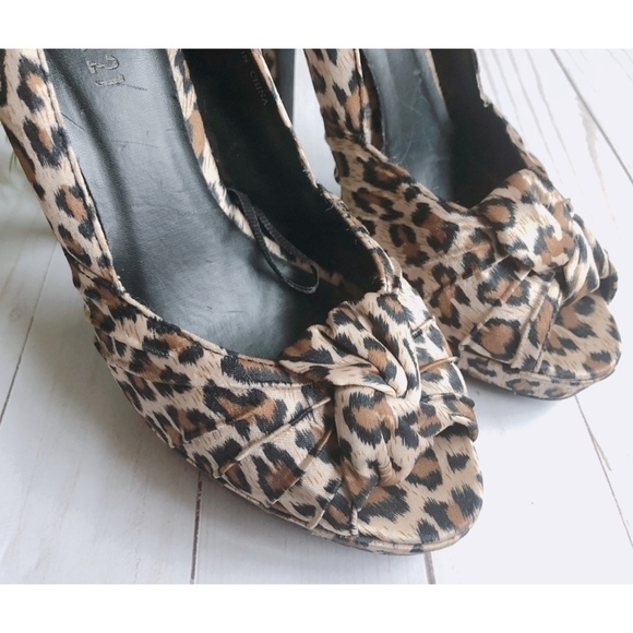 Forever 21 Leopard Print Peep Toe Heels Womens Sz 6 - Picture 5 of 8